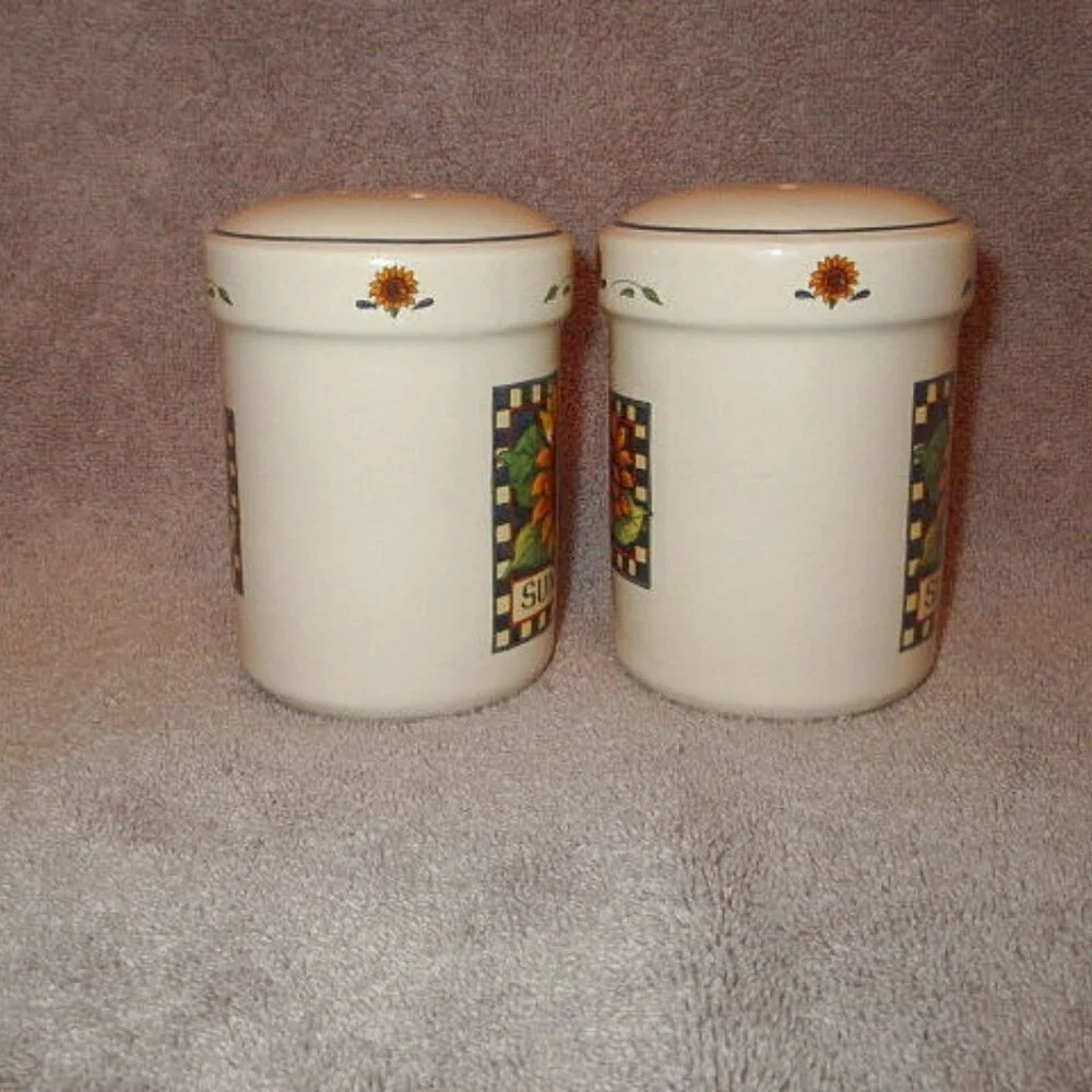 Vtg Sunflower Salt & Pepper Shakers 4